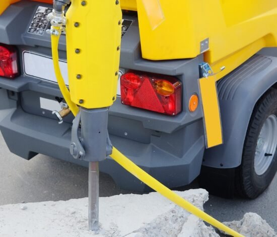 Кршење на бетон со компресор